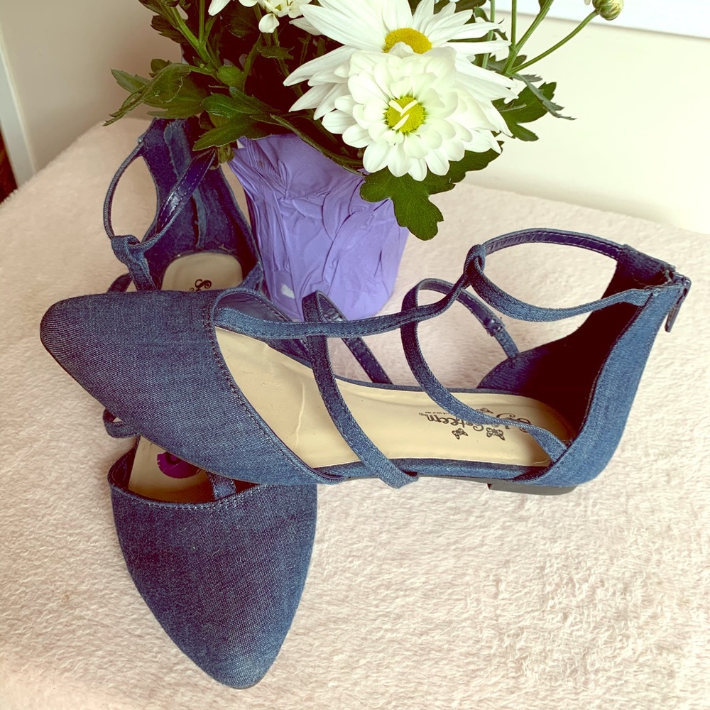 Super cute denim flats, shoes